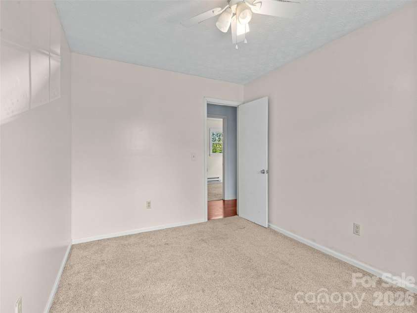 84 Candlelight Circle, Clyde, NC 28721.  MLS# CAR4376602, YatesRealty ID 18175. 
