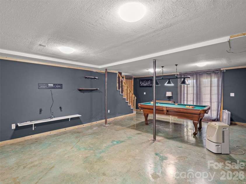 84 Candlelight Circle, Clyde, NC 28721.  MLS# CAR4376602, YatesRealty ID 18175. 