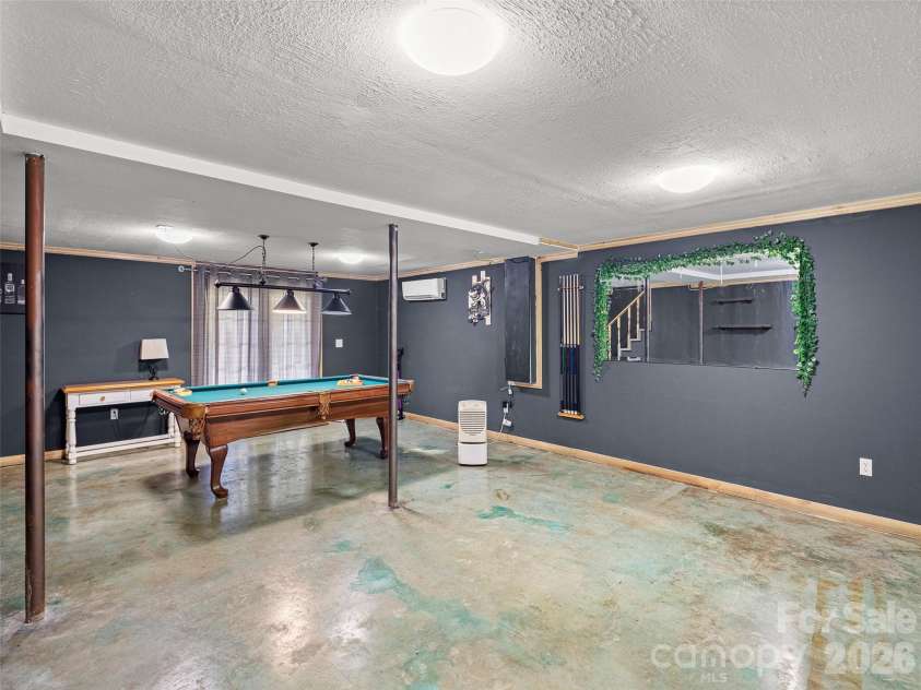 84 Candlelight Circle, Clyde, NC 28721.  MLS# CAR4376602, YatesRealty ID 18175. 