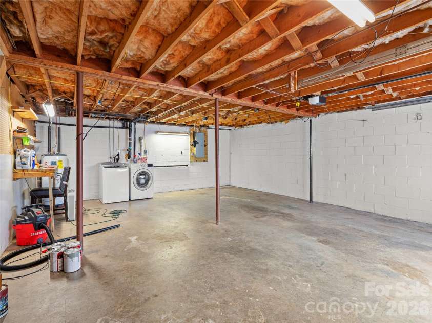 84 Candlelight Circle, Clyde, NC 28721.  MLS# CAR4376602, YatesRealty ID 18175. 