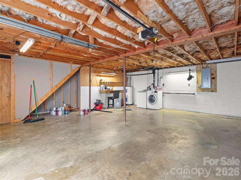 84 Candlelight Circle, Clyde, NC 28721.  MLS# CAR4376602, YatesRealty ID 18175. 