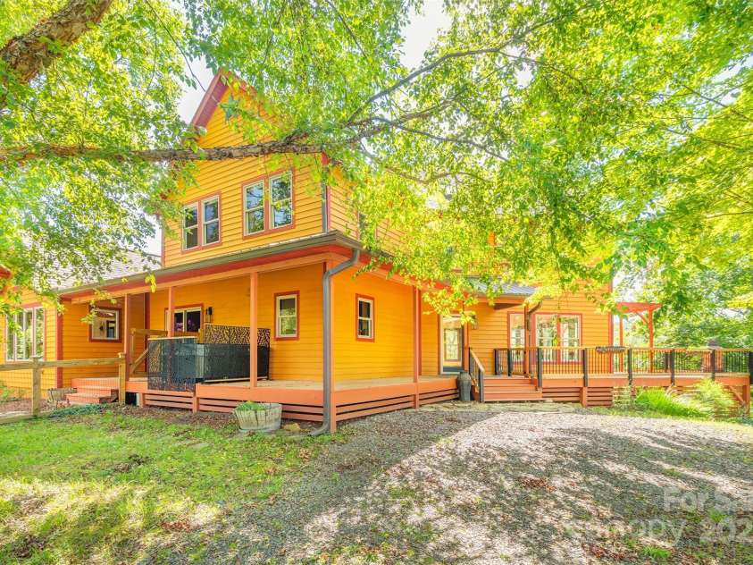 15 Mountain Tea Lane, Alexander, NC 28701.  MLS# CAR4276660, YatesRealty ID 18176. 