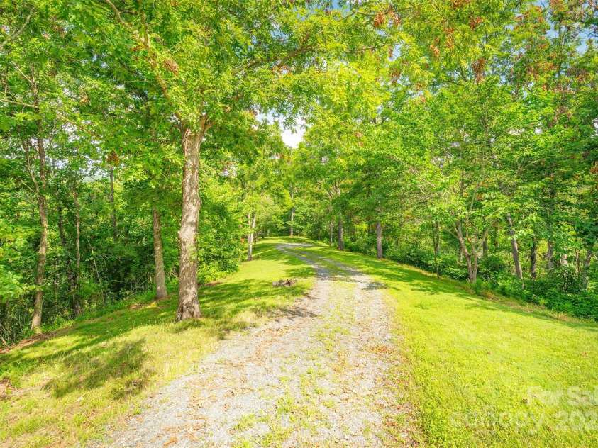 15 Mountain Tea Lane, Alexander, NC 28701.  MLS# CAR4276660, YatesRealty ID 18176. Driveway