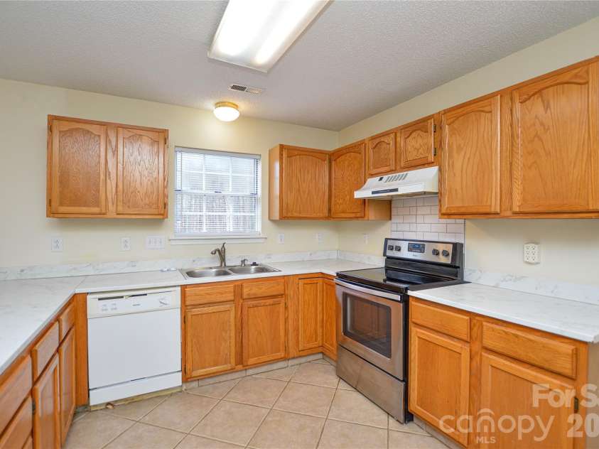 3509 Mayhurst Drive, Indian Trail, NC 28079.  MLS# CAR4353930, YatesRealty ID 18176. 