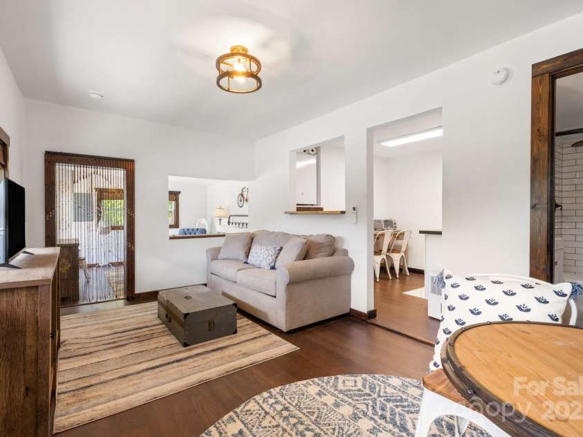 2827 Memorial Highway, Lake Lure, NC 28746.  MLS# CAR4266763, YatesRealty ID 18177. Highway cottage