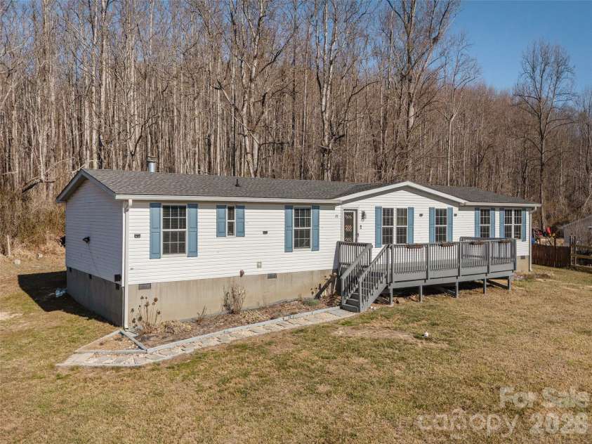 112 Lynn Estate Road, Hendersonville, NC 28792.  MLS# CAR4337249, YatesRealty ID 18178. 