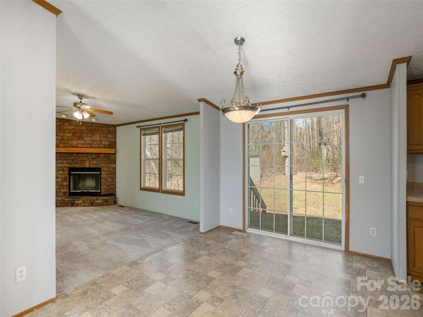 112 Lynn Estate Road, Hendersonville, NC 28792.  MLS# CAR4337249, YatesRealty ID 18178. 