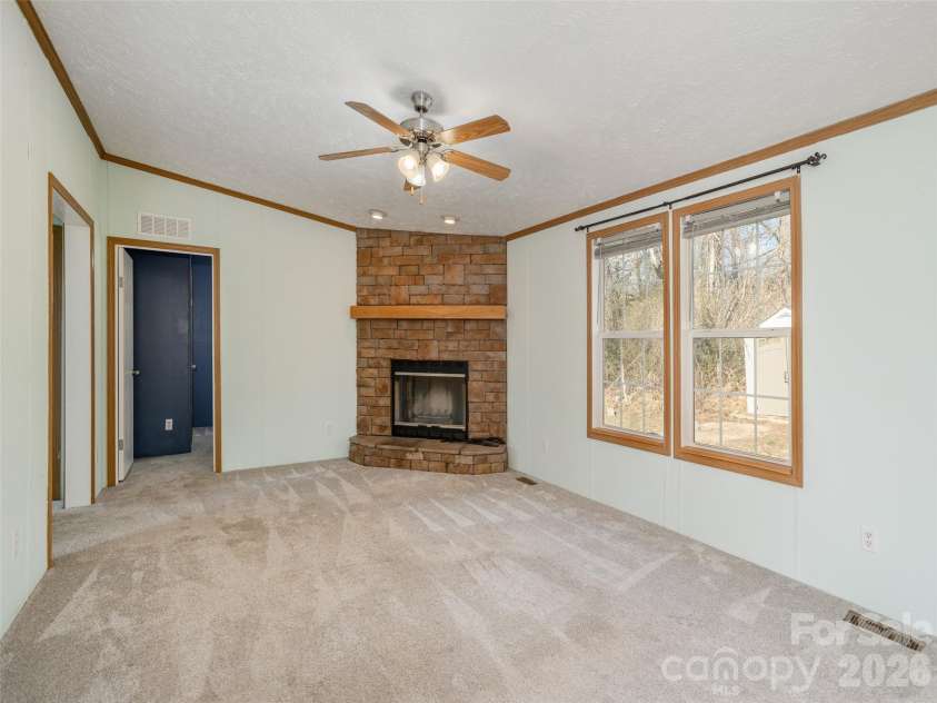 112 Lynn Estate Road, Hendersonville, NC 28792.  MLS# CAR4337249, YatesRealty ID 18178. 