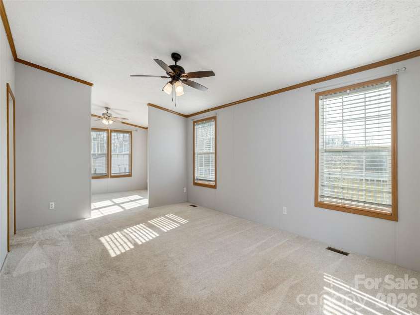 112 Lynn Estate Road, Hendersonville, NC 28792.  MLS# CAR4337249, YatesRealty ID 18178. 