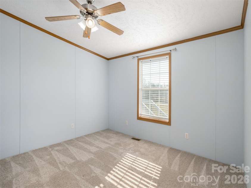 112 Lynn Estate Road, Hendersonville, NC 28792.  MLS# CAR4337249, YatesRealty ID 18178. 