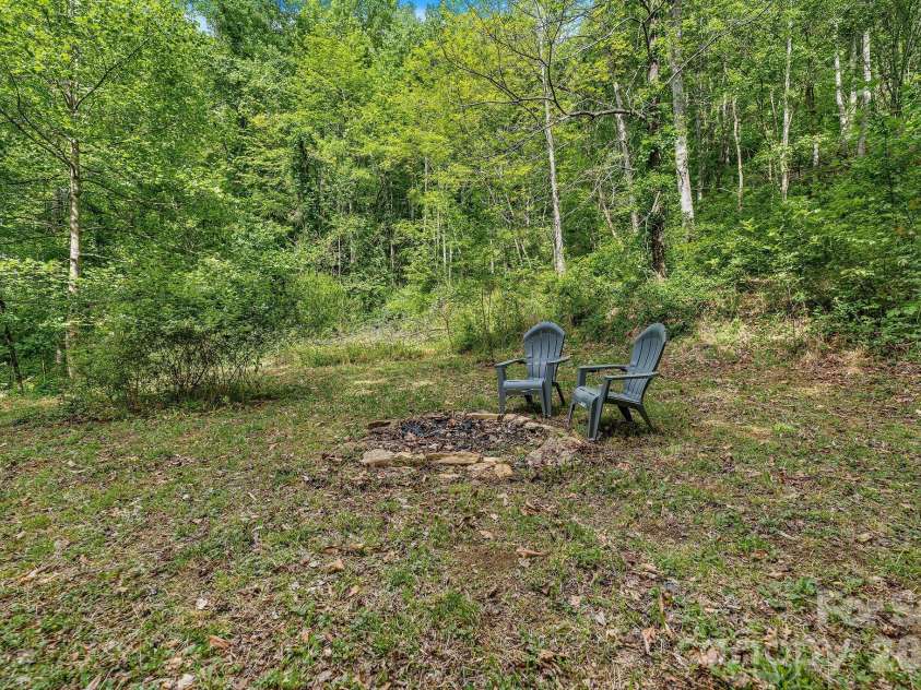 274 Poverty Branch Road, Barnardsville, NC 28709.  MLS# CAR4372195, YatesRealty ID 18179. 