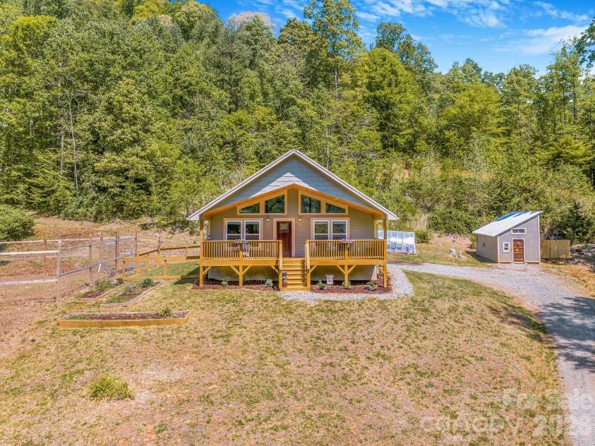 274 Poverty Branch Road, Barnardsville, NC 28709.  MLS# CAR4372195, YatesRealty ID 18179. 