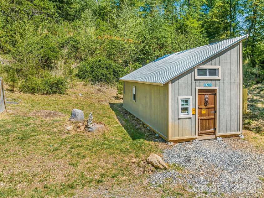 274 Poverty Branch Road, Barnardsville, NC 28709.  MLS# CAR4372195, YatesRealty ID 18179. 