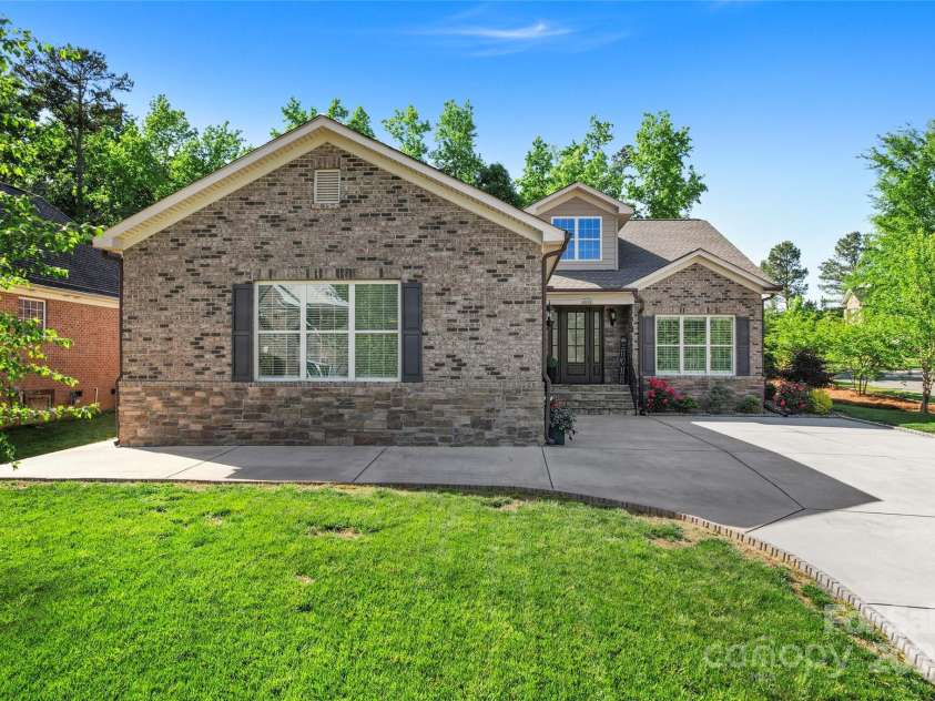 6010 Albiza Drive, Harrisburg, NC 28075.  MLS# CAR4256175, YatesRealty ID 18179. Additional Parking Pad.