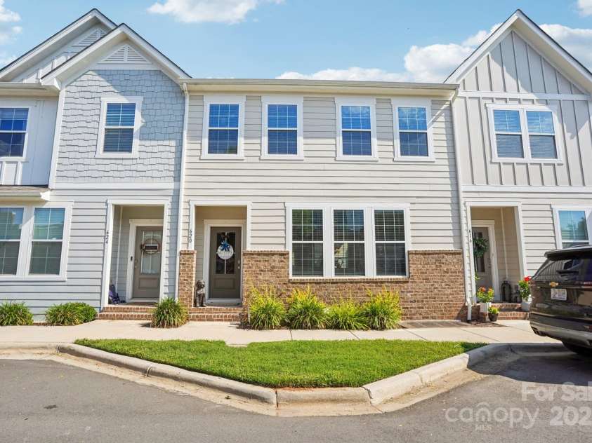620 Amalfi Drive, Davidson, NC 28036.  MLS# CAR4294404, YatesRealty ID 1818. 