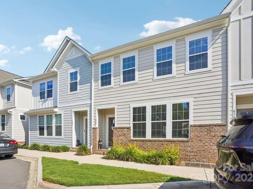 620 Amalfi Drive, Davidson, NC 28036.  MLS# CAR4294404, YatesRealty ID 1818. 