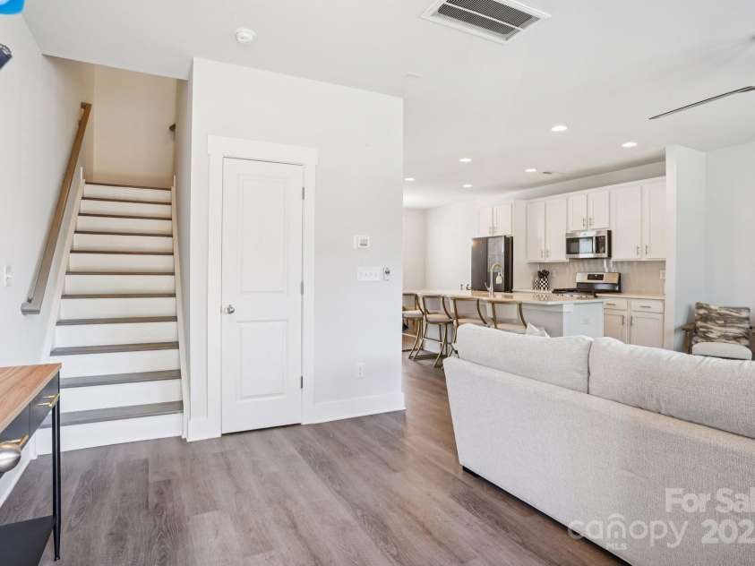 620 Amalfi Drive, Davidson, NC 28036.  MLS# CAR4294404, YatesRealty ID 1818. 