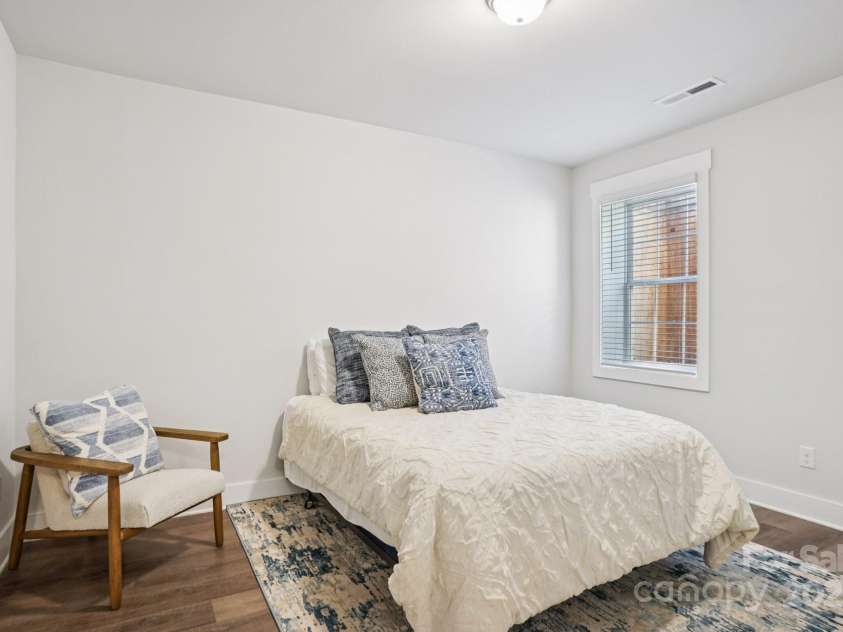 620 Amalfi Drive, Davidson, NC 28036.  MLS# CAR4294404, YatesRealty ID 1818. 