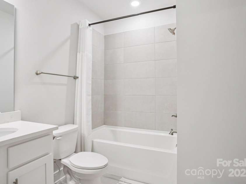 620 Amalfi Drive, Davidson, NC 28036.  MLS# CAR4294404, YatesRealty ID 1818. 