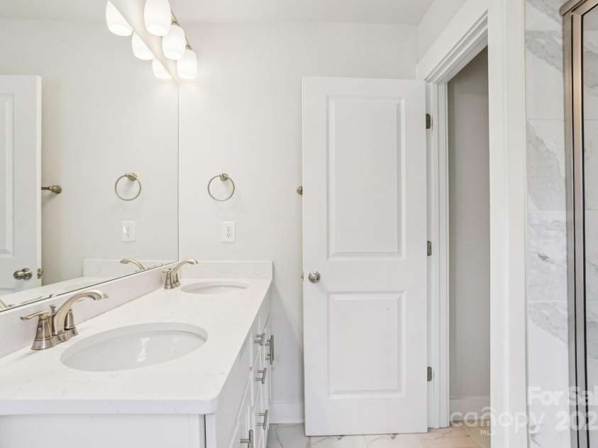 620 Amalfi Drive, Davidson, NC 28036.  MLS# CAR4294404, YatesRealty ID 1818. 