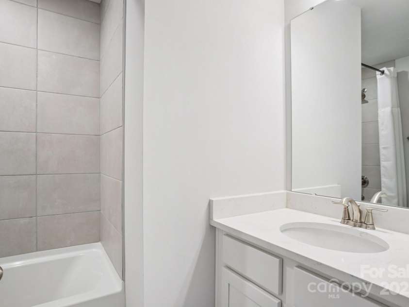 620 Amalfi Drive, Davidson, NC 28036.  MLS# CAR4294404, YatesRealty ID 1818. 