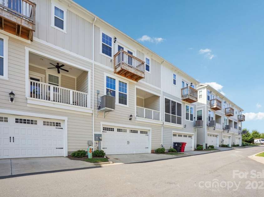 620 Amalfi Drive, Davidson, NC 28036.  MLS# CAR4294404, YatesRealty ID 1818. 