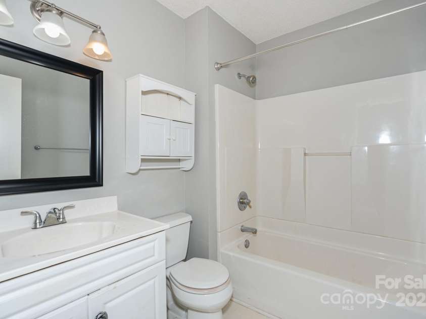 4025 Ivystone Court, Charlotte, NC 28277.  MLS# CAR4263151, YatesRealty ID 18180. 