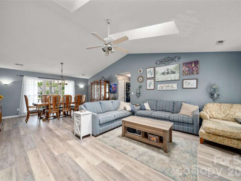 60 Southchase Drive, Fletcher, NC 28732.  MLS# CAR4288335, YatesRealty ID 18180. 