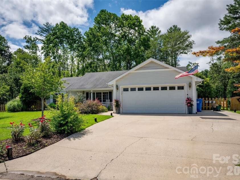 60 Southchase Drive, Fletcher, NC 28732.  MLS# CAR4288335, YatesRealty ID 18180. 