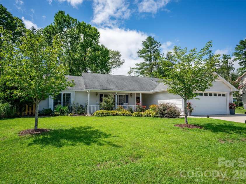 60 Southchase Drive, Fletcher, NC 28732.  MLS# CAR4288335, YatesRealty ID 18180. 