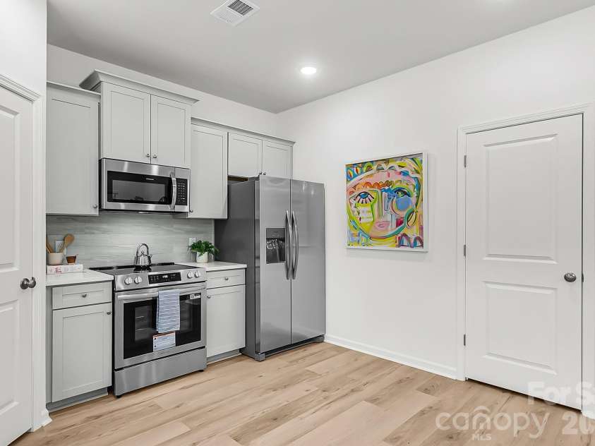 13917 Stillwood Place, Matthews, NC 28105.  MLS# CAR4368081, YatesRealty ID 18181. Representation