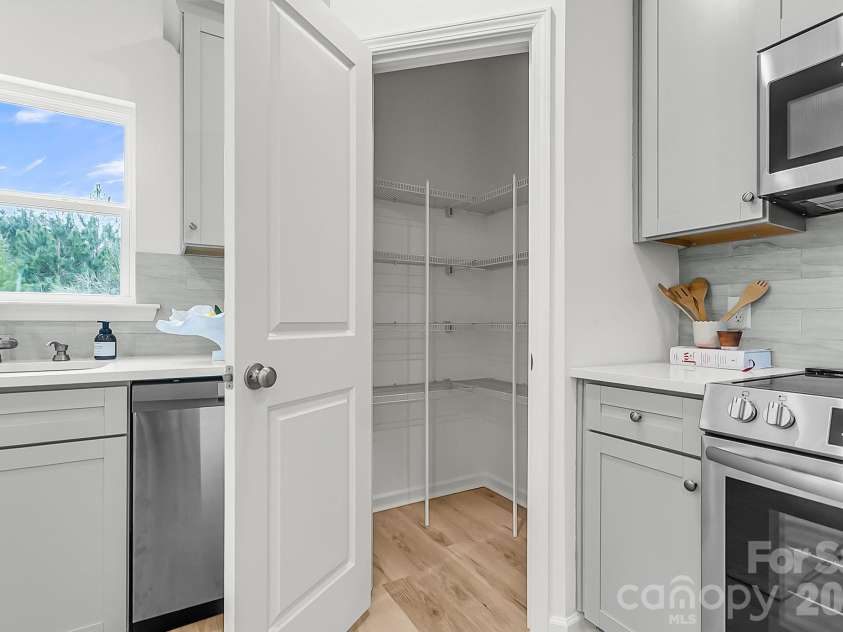 13917 Stillwood Place, Matthews, NC 28105.  MLS# CAR4368081, YatesRealty ID 18181. Representation