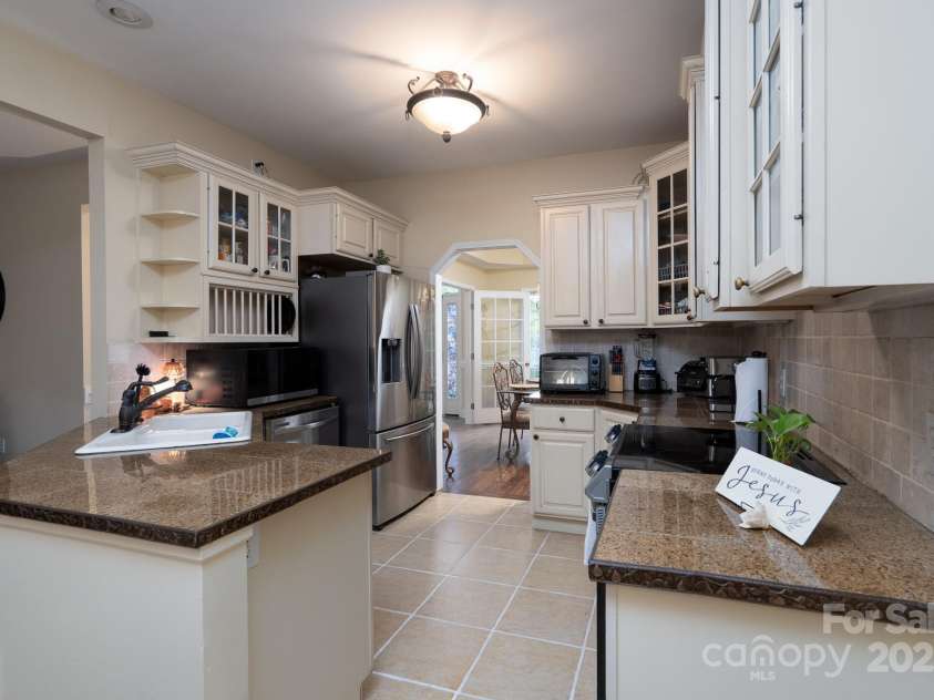 709 Carson Court, Kannapolis, NC 28083.  MLS# CAR4294117, YatesRealty ID 18184. 