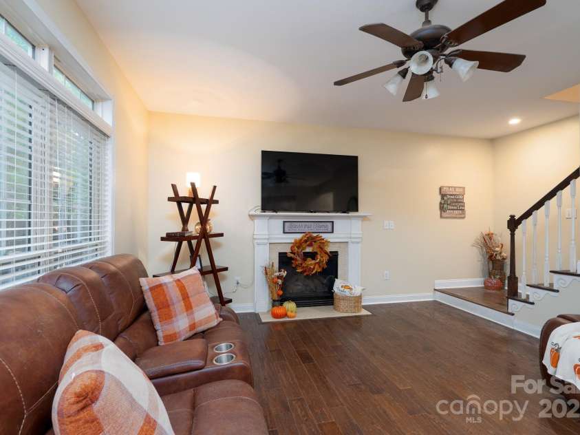 709 Carson Court, Kannapolis, NC 28083.  MLS# CAR4294117, YatesRealty ID 18184. 
