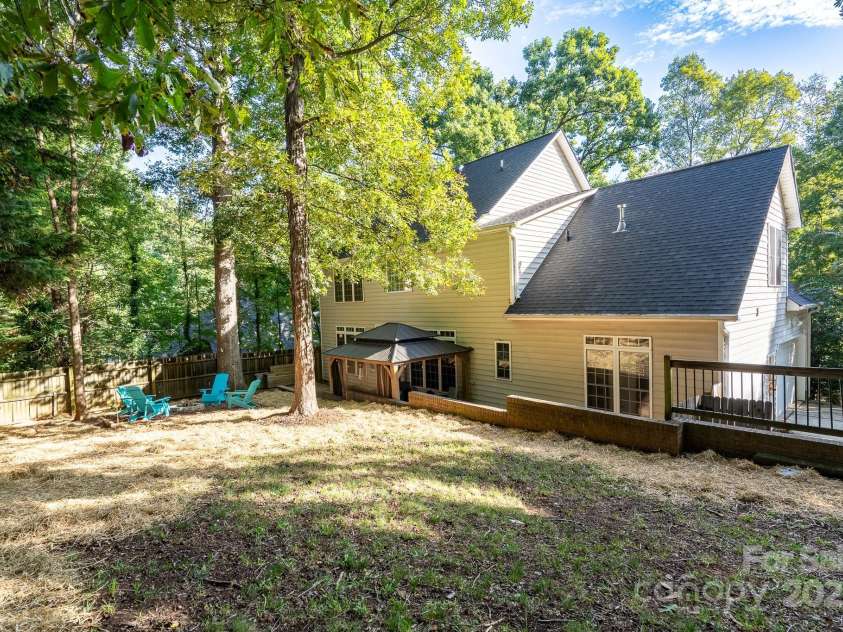 709 Carson Court, Kannapolis, NC 28083.  MLS# CAR4294117, YatesRealty ID 18184. Back of House/Backyard