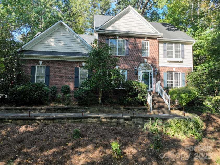 709 Carson Court, Kannapolis, NC 28083.  MLS# CAR4294117, YatesRealty ID 18184. Front of House