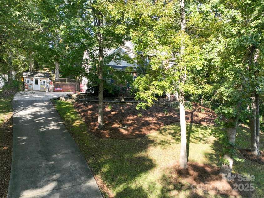 709 Carson Court, Kannapolis, NC 28083.  MLS# CAR4294117, YatesRealty ID 18184. Front Yard