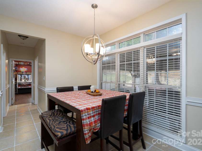 709 Carson Court, Kannapolis, NC 28083.  MLS# CAR4294117, YatesRealty ID 18184. Kitchen Table