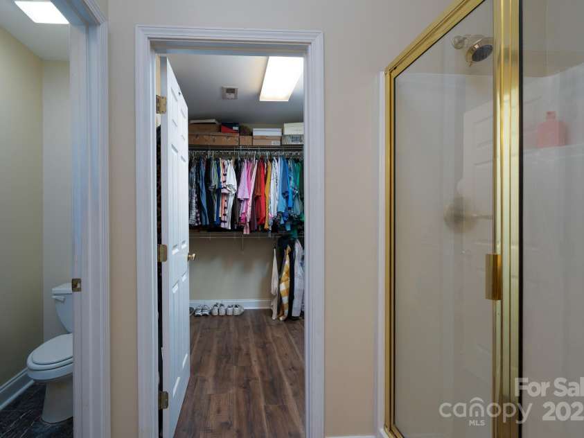 709 Carson Court, Kannapolis, NC 28083.  MLS# CAR4294117, YatesRealty ID 18184. Private Toilet