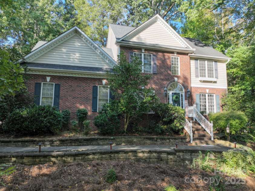 709 Carson Court, Kannapolis, NC 28083.  MLS# CAR4294117, YatesRealty ID 18184. Welcome Home!
