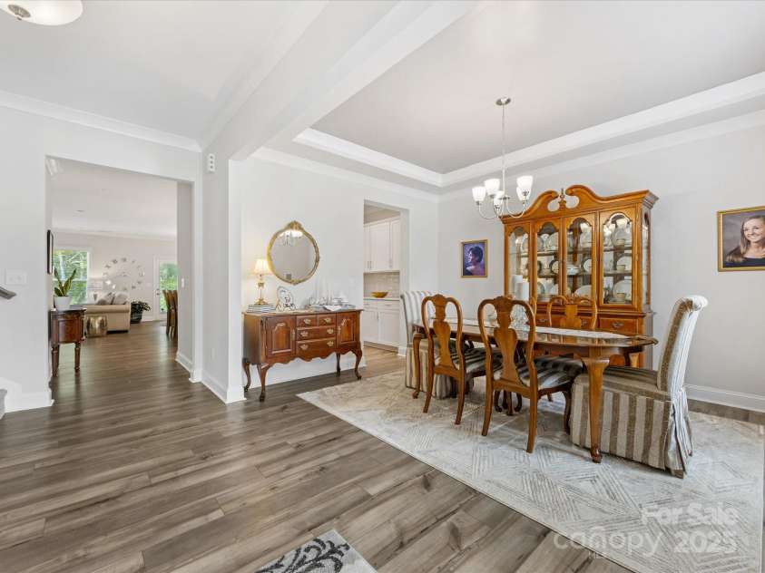603 Southstone Drive, Matthews, NC 28104.  MLS# CAR4258701, YatesRealty ID 18185. Spacious Dining Room