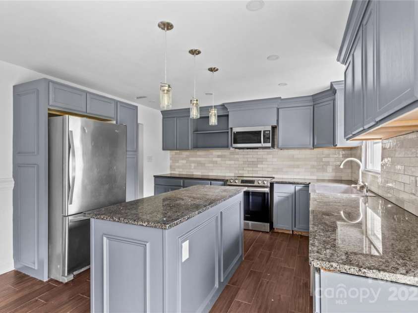 211 Ridgecrest Street, Kannapolis, NC 28081.  MLS# CAR4259587, YatesRealty ID 18186. 