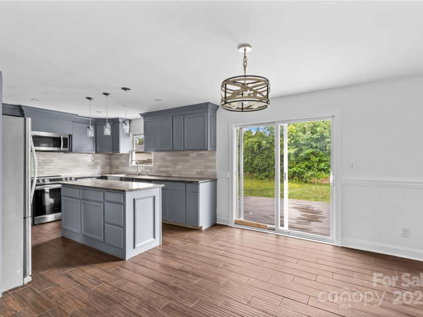 211 Ridgecrest Street, Kannapolis, NC 28081.  MLS# CAR4259587, YatesRealty ID 18186. 