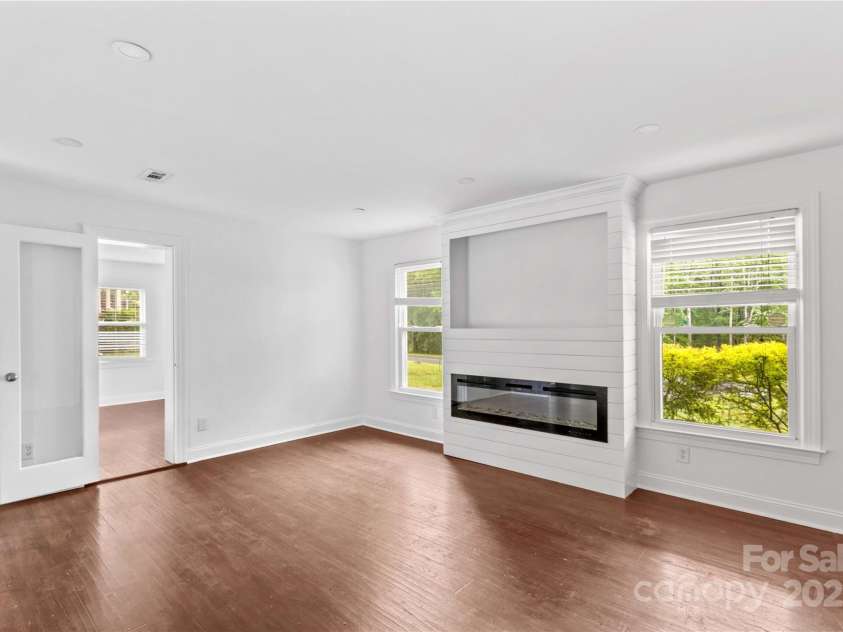 211 Ridgecrest Street, Kannapolis, NC 28081.  MLS# CAR4259587, YatesRealty ID 18186. 