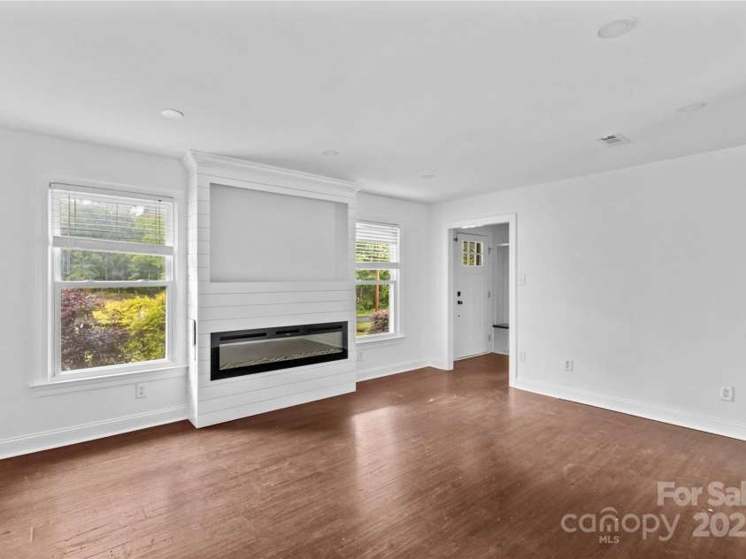 211 Ridgecrest Street, Kannapolis, NC 28081.  MLS# CAR4259587, YatesRealty ID 18186. 