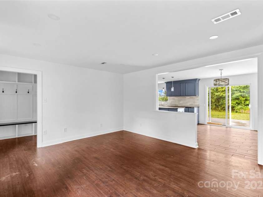 211 Ridgecrest Street, Kannapolis, NC 28081.  MLS# CAR4259587, YatesRealty ID 18186. 