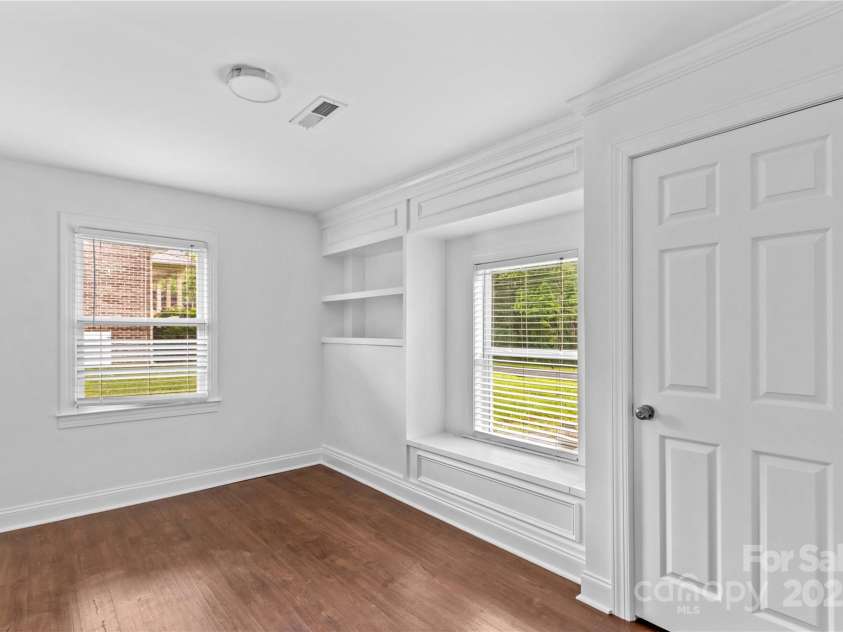 211 Ridgecrest Street, Kannapolis, NC 28081.  MLS# CAR4259587, YatesRealty ID 18186. 