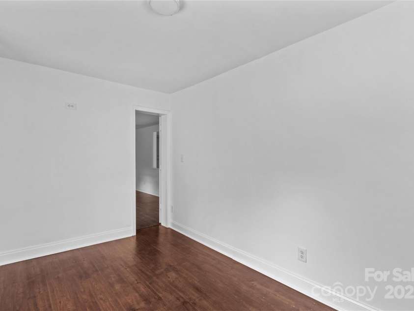 211 Ridgecrest Street, Kannapolis, NC 28081.  MLS# CAR4259587, YatesRealty ID 18186. 