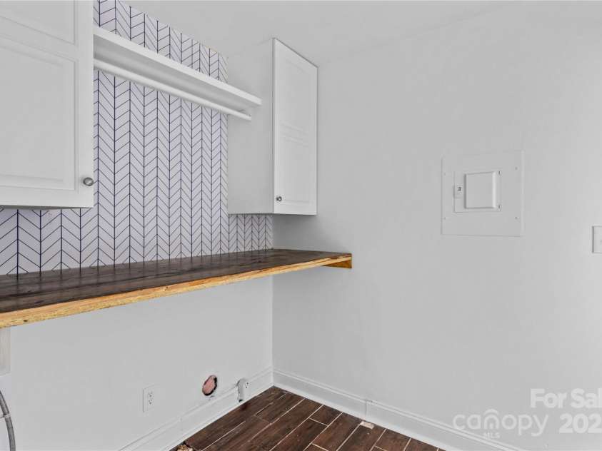 211 Ridgecrest Street, Kannapolis, NC 28081.  MLS# CAR4259587, YatesRealty ID 18186. 