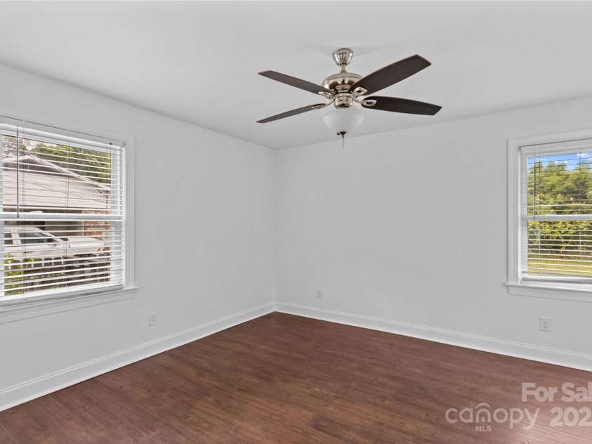 211 Ridgecrest Street, Kannapolis, NC 28081.  MLS# CAR4259587, YatesRealty ID 18186. 